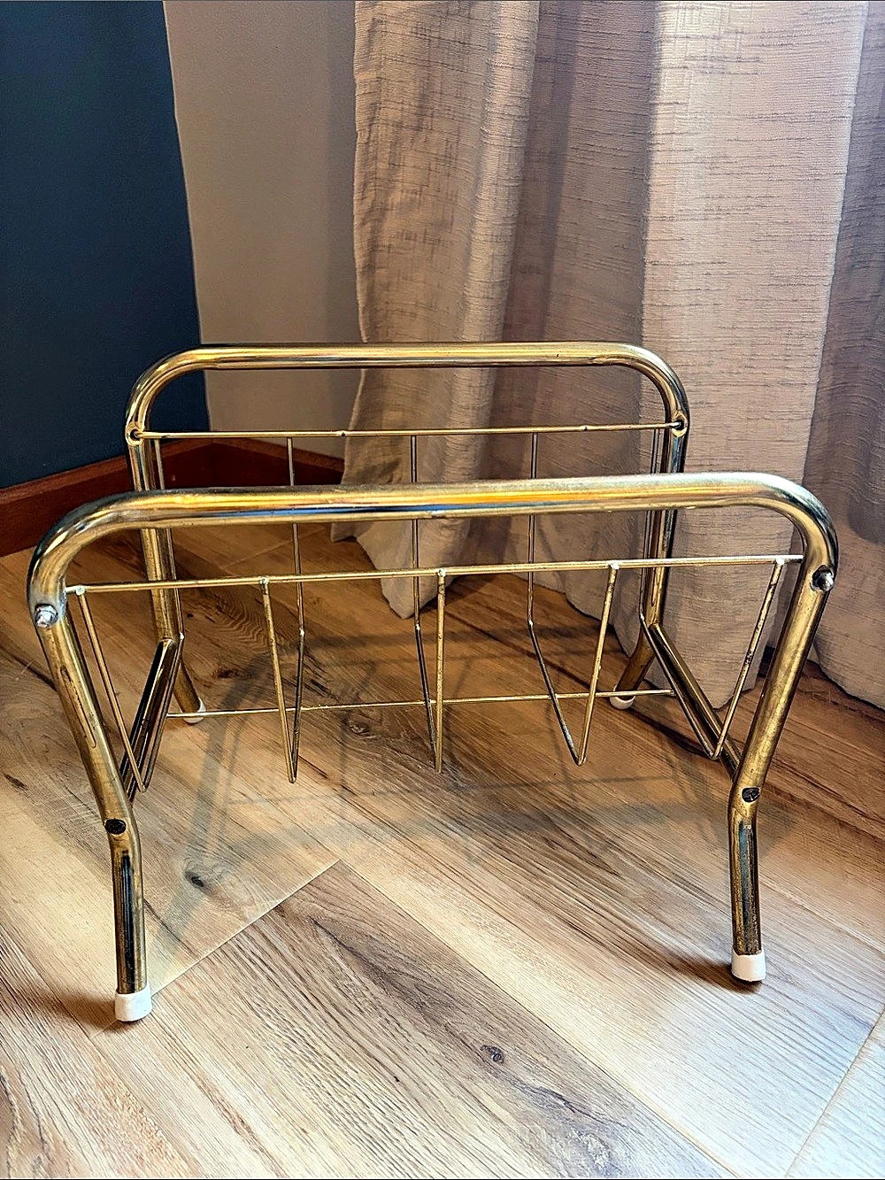 Vintage Gold Metal Magazine Rack - Picture 3 of 7